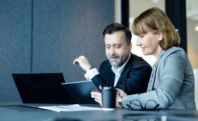 Schwab breaks down the edge pros use to tame market risk